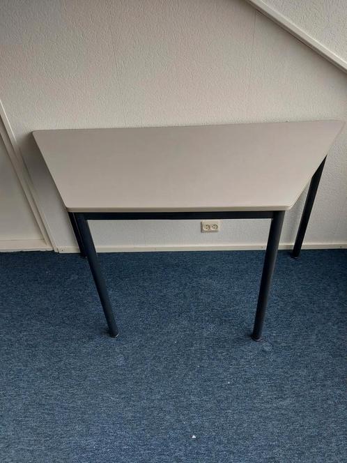 Oerdegelijk schoolmeubel, Huis en Inrichting, Bureaus, Zo goed als nieuw, Ophalen