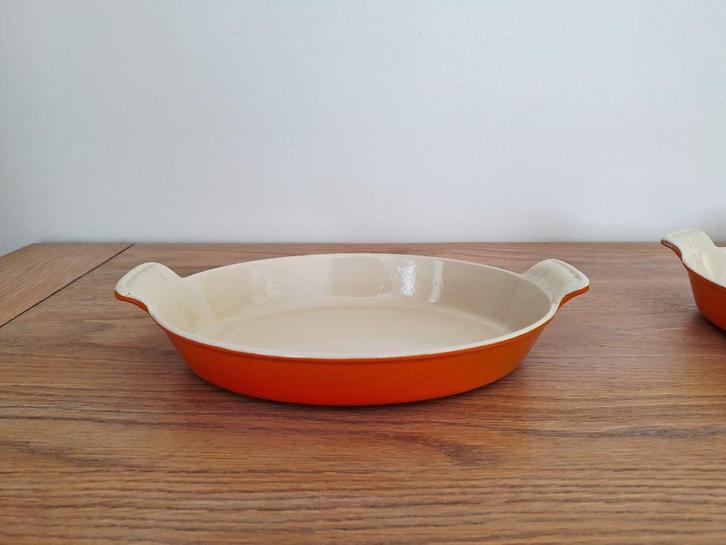 4 x oranje rode gietijzeren ovenschalen Le Creuset, Huis en Inrichting, Keuken | Potten en Pannen, Zo goed als nieuw, Overige typen