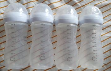 6x330ml babyfles + 9x flesspeen (Philip Avent Natural) beschikbaar voor biedingen