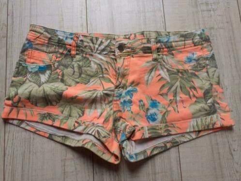 Pakket korte broeken maat M 38 40 4 stuks, Kleding | Dames, Broeken en Pantalons, Zo goed als nieuw, Maat 38/40 (M), Overige kleuren