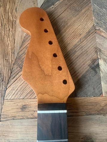 Stratocaster hals linkshandig roasted maple/RW no 1 beschikbaar voor biedingen