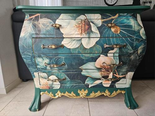 Groen buikkast met gouden accenten., Huis en Inrichting, Kasten | Ladekasten, Zo goed als nieuw, Minder dan 100 cm, 50 tot 100 cm