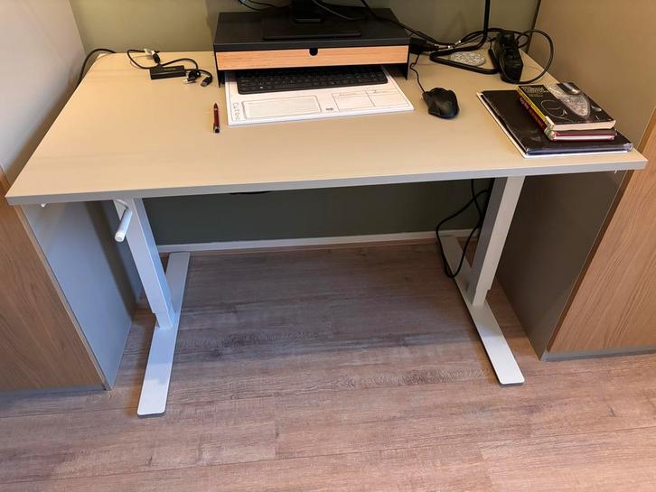 IKEA Trotten Zit Sta Bureau - Wit/Beige - 120x70cm, Huis en Inrichting, Bureaus, Zo goed als nieuw, Stabureau, In hoogte verstelbaar