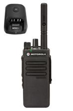 Motorola DP2400E Enh UHF DMR IP54 5watt met tafellader NIEUW, Nieuw, 15 km of meer, Ophalen of Verzenden, Portofoon of Walkie-talkie
