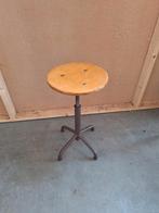 Houten draai kruk, Huis en Inrichting, Krukjes, Ophalen, Gebruikt, Hout