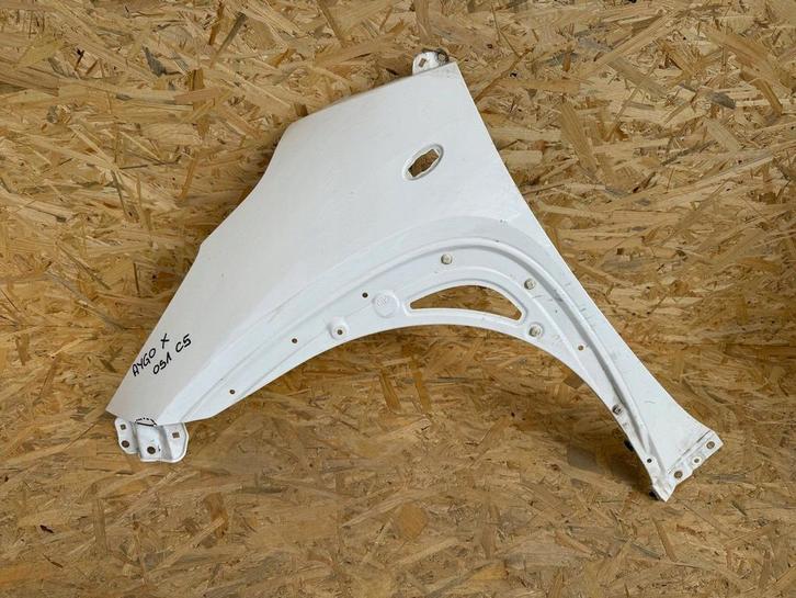 Toyota Aygo X linkervoorvleugel, Auto-onderdelen, Carrosserie en Plaatwerk, Spatbord, Toyota, Gebruikt, Ophalen of Verzenden