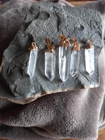 Bergkristal hangers  beschikbaar voor biedingen