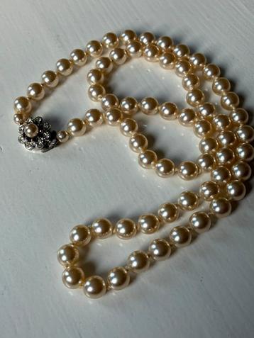 Parelketting faux parel ketting 63 cm geknoopt vintage beschikbaar voor biedingen