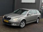 Skoda Octavia Combi 1.2 TSI Elegance | Automaat | Navigatie, Euro 5, Stof, Gebruikt, Zwart