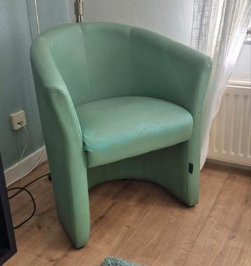 Groene leren fauteuil - Romance beschikbaar voor biedingen