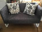 2 zits bank grijs met of zonder bijpassende kussens z.g.a.n., Huis en Inrichting, Ophalen, Tweepersoons, 75 tot 100 cm, Zo goed als nieuw