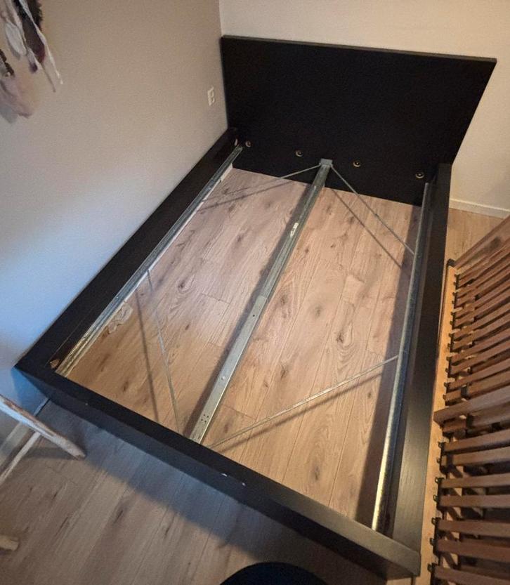IKEA bed Malm zwart/bruin, Huis en Inrichting, Slaapkamer | Bedden, Gebruikt, Twijfelaar, 140 cm, 200 cm, Hout, Zwart, Ophalen