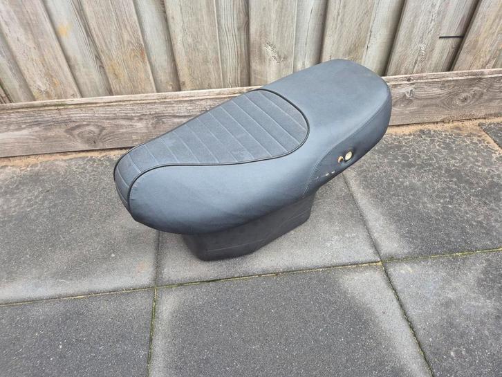 zadel + buddybak btc riva agm vx senzo lux la souris sourini, Fietsen en Brommers, Brommeronderdelen | Scooters, Gebruikt, Overige merken