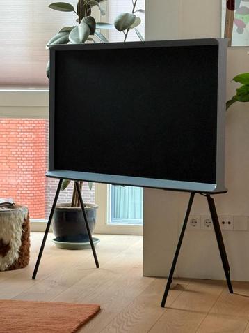 Samsung The Serif QLED 4K 50LS01B C Blue (2022) beschikbaar voor biedingen