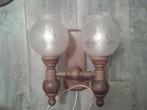 Gratis wandlamp eiken 2 glazen kapjes, Ophalen, Zo goed als nieuw, Glas