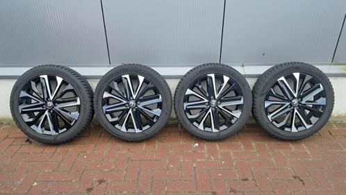 Set is NIEUW! Bi-color velgen Toyota Aygo X 175/60/18, Auto-onderdelen, Banden en Velgen, Banden en Velgen, Zomerbanden, 18 inch