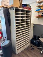 Robuste vakkenkast. Vaste prijs € 80,-, Huis en Inrichting, Kasten | Roldeurkasten en Archiefkasten, Robuste vakkenkast. Vaste prijs € 100,-