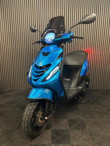 PIAGGIO ZIP 4T 3V BROM 2020 FULL OPTION CANDY ICE BLUE beschikbaar voor biedingen