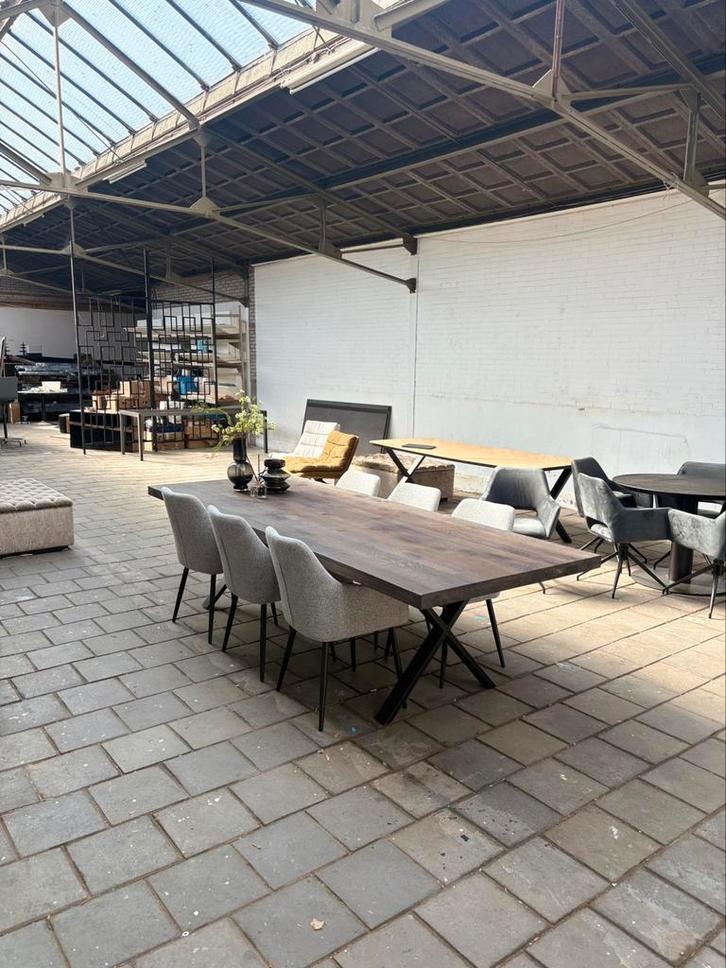 Luxe Eettafelset – Massief Eiken Tafel + 6 Grijze Stoelen, Huis en Inrichting, Tafels | Eettafels, Ophalen