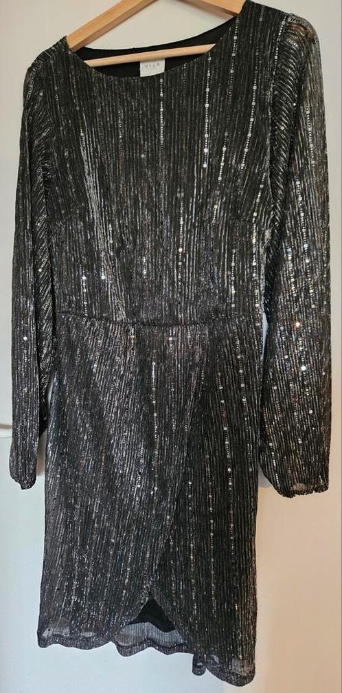 Vila zilvere jurk maat L, Kleding | Dames, Positiekleding, Zo goed als nieuw, Jurk, Maat 42/44 (L), Overige kleuren, Ophalen of Verzenden