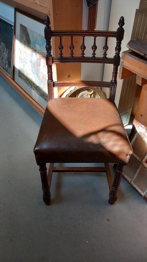 Antieke Stoel met Lederen Zitting, Antiek en Kunst, Antiek | Meubels | Stoelen en Banken, Ophalen