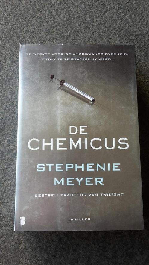 Stephenie Meyer - De chemicus, Boeken, Thrillers, Zo goed als nieuw, Nederland, Ophalen of Verzenden