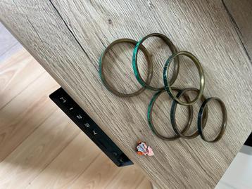 afrikaanse sieraden/houtsnijwerk beschikbaar voor biedingen