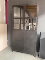 Metalen kast zwart met glas, Ophalen, 25 tot 50 cm, Glas, 50 tot 100 cm