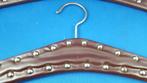 3 vintage leren kleerhangers, jaren 60, bruin, nagels. 5B11, Verzamelen, Retro, Ophalen of Verzenden