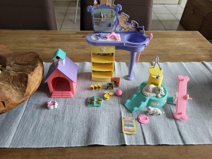 Barbie kennel care uit 2001, Kinderen en Baby's, Speelgoed | Poppen, Zo goed als nieuw, Barbie, Ophalen of Verzenden