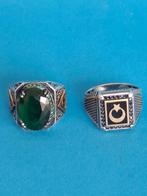 Twee zilveren ringen, smaragdsteen en Turkse maan ster., Sieraden, Tassen en Uiterlijk, 20 of groter, Heer, Nieuw, Ophalen of Verzenden