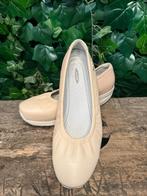 Bijna Nieuwe ballerina's van MBT maat 38, Mbt, Beige, Zo goed als nieuw, Mbt