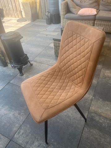 4 Eettafelstoelen - Stijlvol en Comfortabel beschikbaar voor biedingen