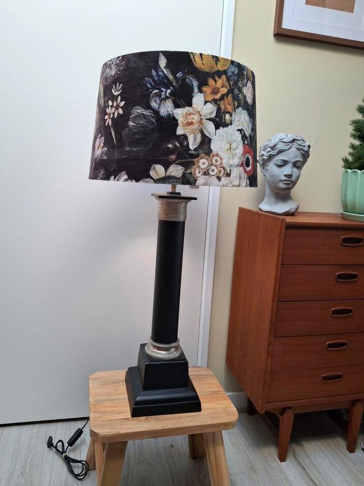 Grote Eichholtz Monaco Tafellamp met bloemen Lampenkap, Huis en Inrichting, Lampen | Tafellampen, Zo goed als nieuw, Minder dan 50 cm