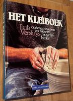 Luk Versluys. Het Kleiboek. Oude technieken e.a. E.B. 1993, Ophalen of Verzenden, Zo goed als nieuw, Luk Versluys, Kleien en Boetseren