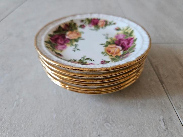 Cakebordjes Royal Albert Old Country Roses, Antiek en Kunst, Antiek | Schalen, Ophalen of Verzenden