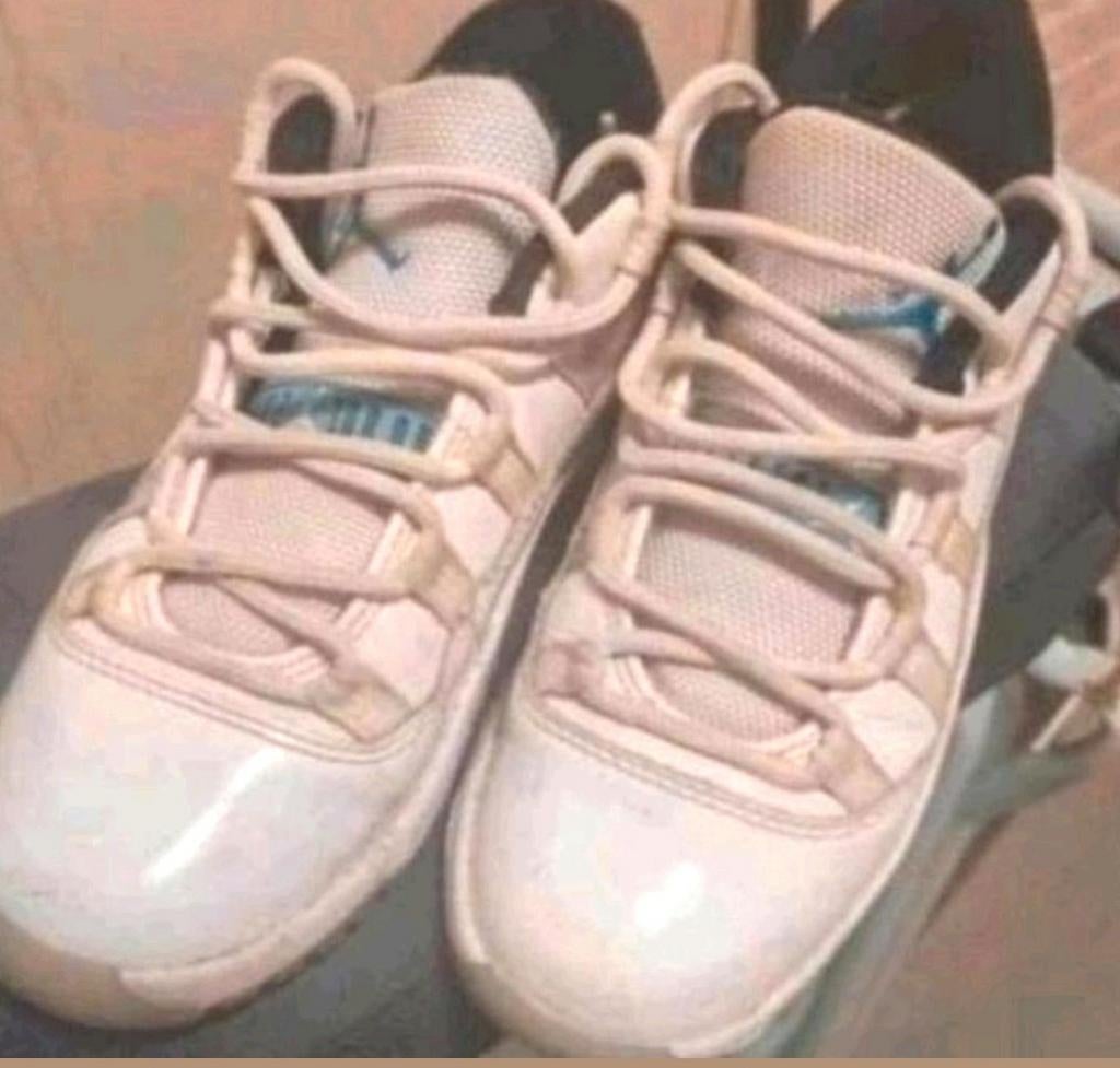 Jordan Sneakers Maat 32 - Wit, Kinderen en Baby's, Kinderkleding | Schoenen en Sokken, Jongen of Meisje, Schoenen, Ophalen of Verzenden
