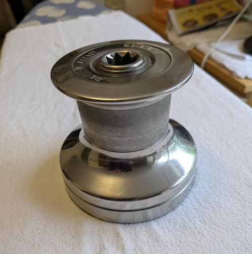 Te koop een Enkes 2-speed winch, type 18 in perfekte staat, Watersport en Boten, Bootonderdelen, Zo goed als nieuw, Zeilboot, Ophalen of Verzenden