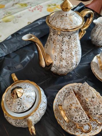 Prachtig vintage koffieservies beschikbaar voor biedingen
