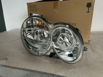 CLK W209 Koplamp Rechts A2098202661 C209 NIEUW Coupe F209 beschikbaar voor biedingen