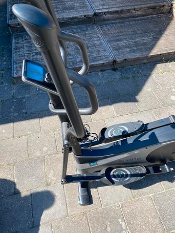 Decathlon crosstrainer – netjes en goed onderhouden beschikbaar voor biedingen