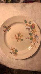 Antiek bord met fleurige bloemen - Maestrichts aardewerk, Ophalen of Verzenden