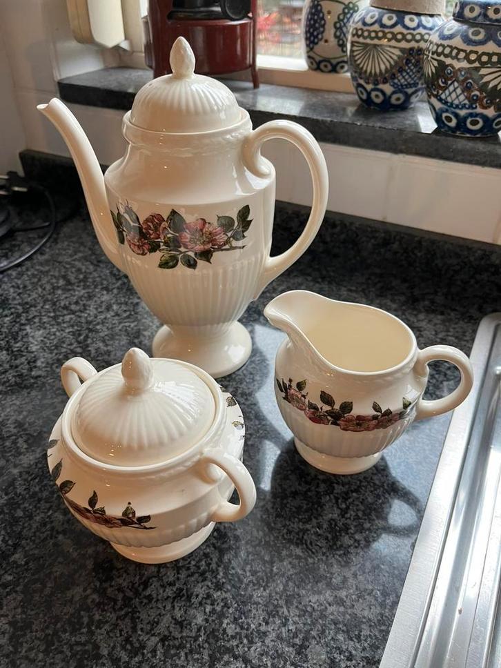 Wedgwood serviesgoed briar rose om aan te vullen, Antiek en Kunst, Antiek | Servies compleet, Ophalen of Verzenden