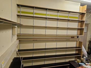11 betonplex-boekenplanken 250x20,5 en 6x 117cm 1x 220 beschikbaar voor biedingen
