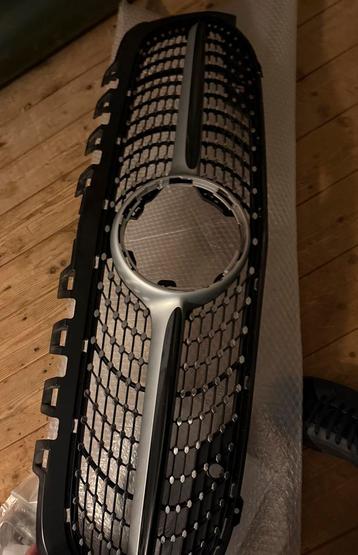 Nieuwe Mercedes A-Klasse W177 Grill beschikbaar voor biedingen