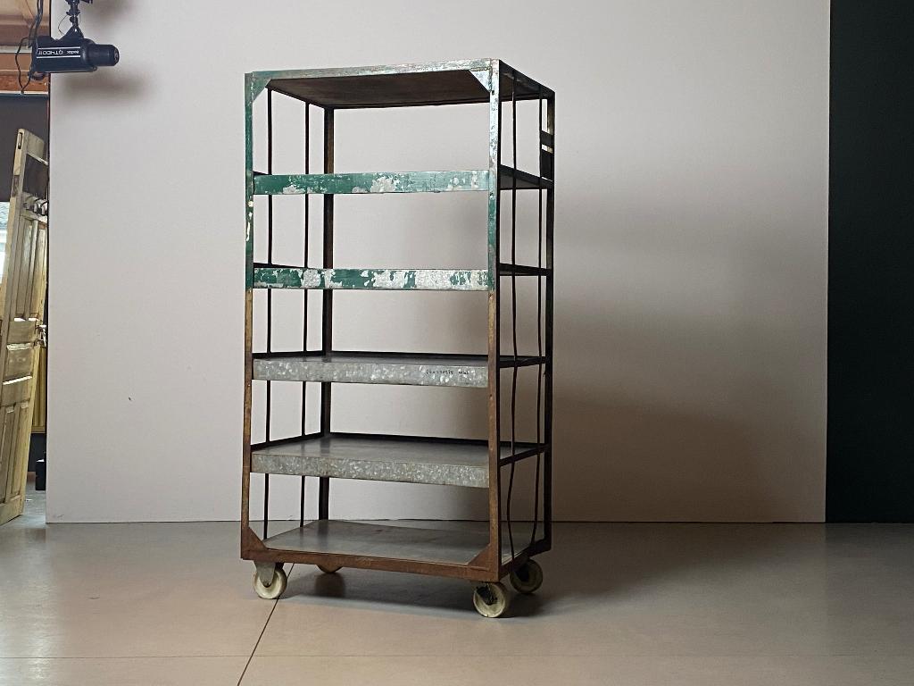 Industriële stellingkast op wielen vintage, Huis en Inrichting, Ophalen, Gebruikt