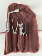 Mercedes boordgereedschap set W123 W124 W126 W116 als nieuw, Auto diversen, Ophalen of Verzenden, Zo goed als nieuw