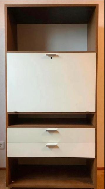 PASTOE KAST/DRESSOIR. VEEL RUIMTE. NU IN PRIJS VERLAAGD! beschikbaar voor biedingen