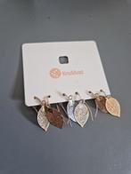 NIEUW! 3 setjes oorbellen / veertjes oorbellen, Ophalen of Verzenden, Nieuw, Hangers