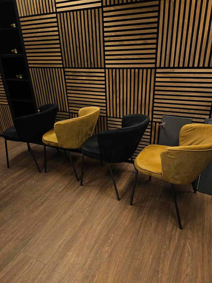 Mooie set van 4 stoelen, Huis en Inrichting, Stoelen, Zo goed als nieuw, Vier, Metaal, Stof, Zwart, Ophalen of Verzenden